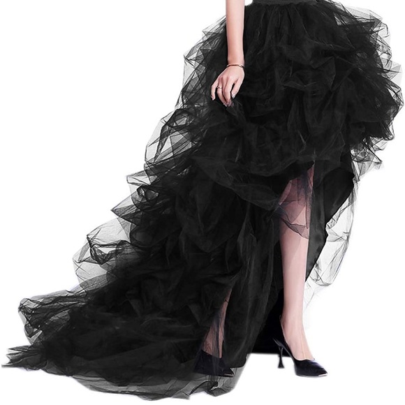 Black high-low tulle skirt. Perfect for holidays, photo shoots, or fancy event! - Picture 1 of 3